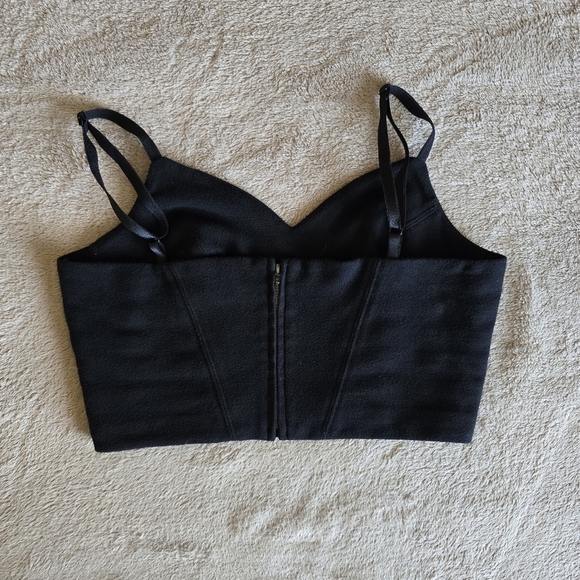 Aritzia Babaton cropped tank top size medium - Picture 5 of 9